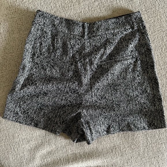 Express Black and white print Short/skirt Skort - Picture 2 of 2